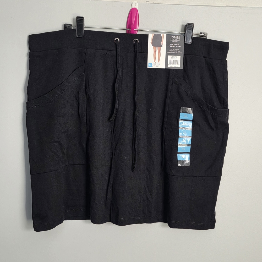 Jones New York Black Patch Pocket Skort